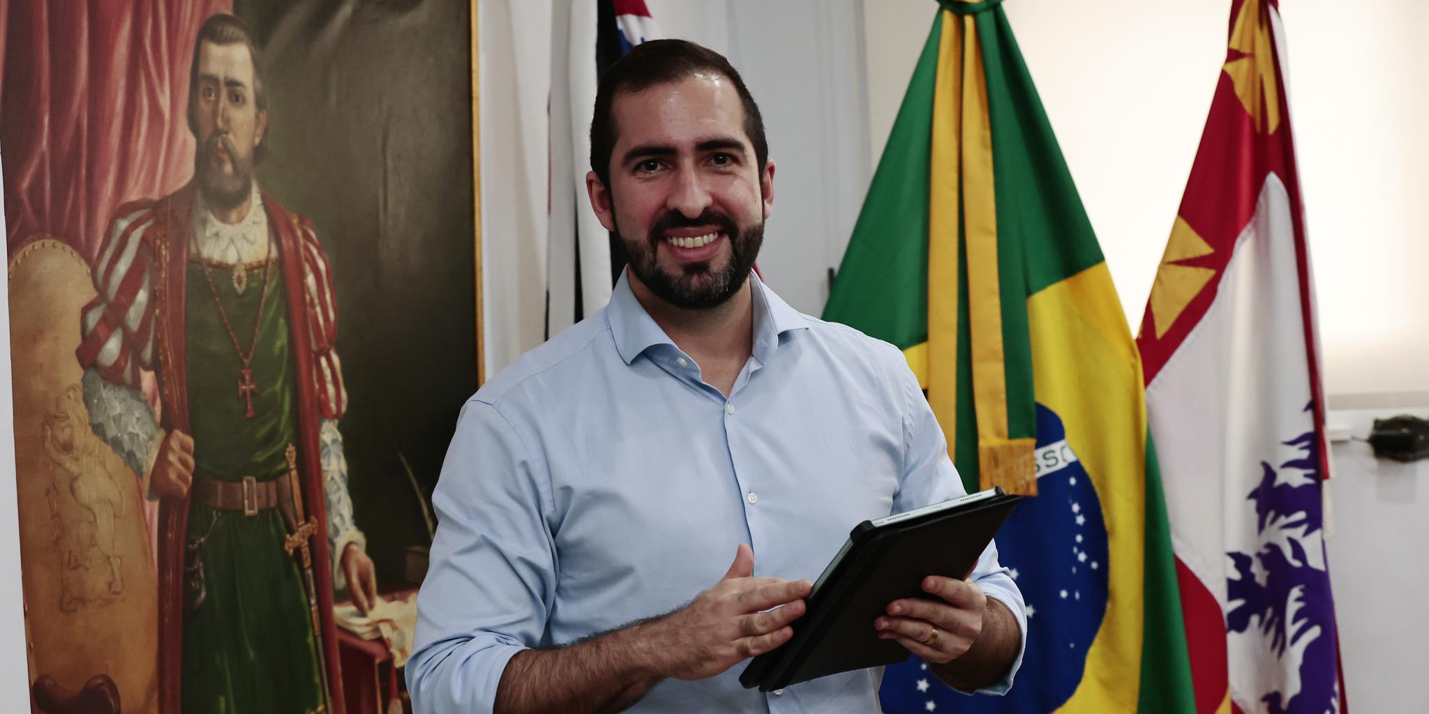 Prefeito de São Vicente, Kayo Amado (Pode) propõe auxílio-refeição ao funcionalismo municipal