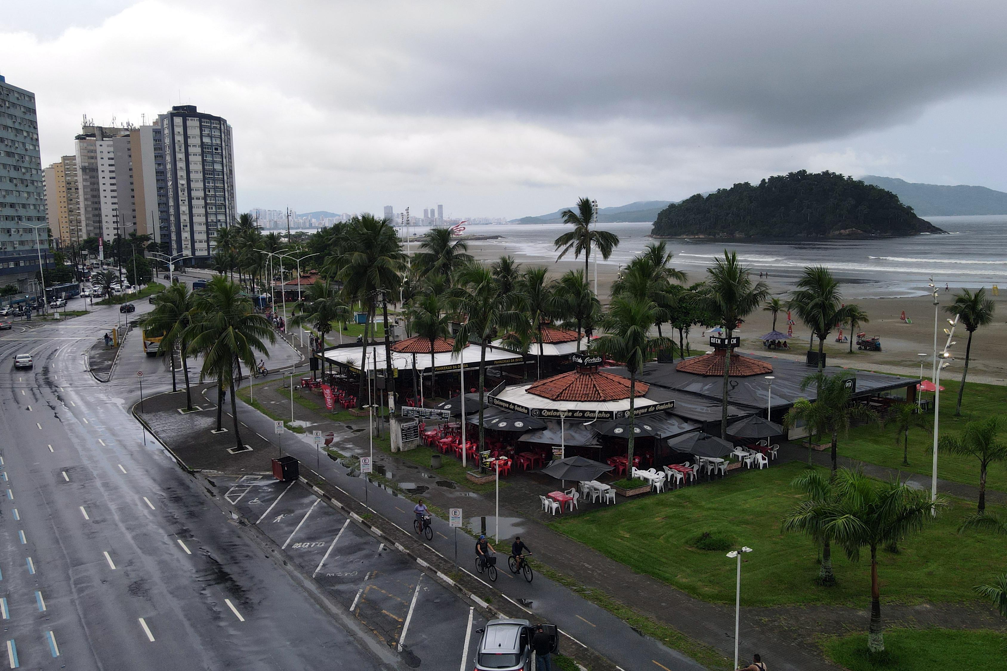 Quiosques da praia de São Vicente têm demolição liberada pela Justiça no litoral de São Paulo; entenda