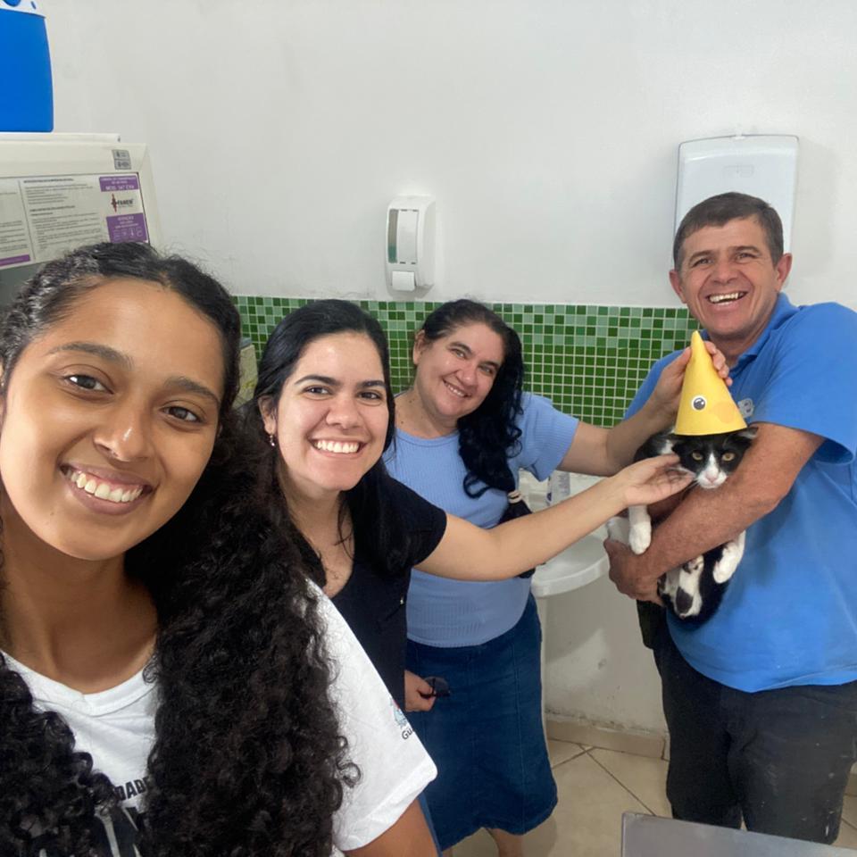 A unidade é responsável pela prevenção, acompanhamento e controle de doenças transmissíveis entre animais e humanos, desempenhando papel fundamental na saúde pública