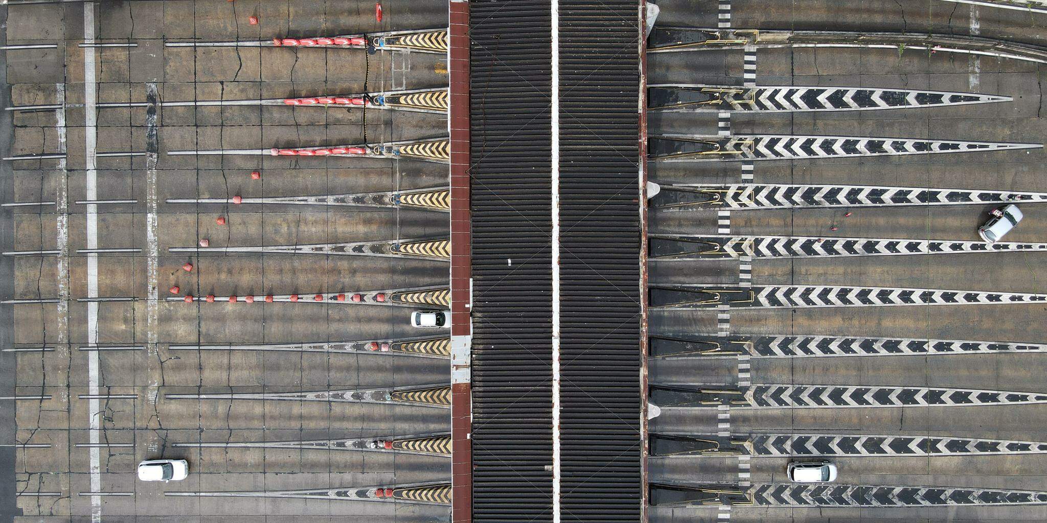 A fase de testes do pedágio free flow na Rodovia dos Imigrantes e na Via Anchieta é fundamental para garantir a confiabilidade da operação do sistema, que utiliza modelo dos mais modernos do Brasil e do mundo