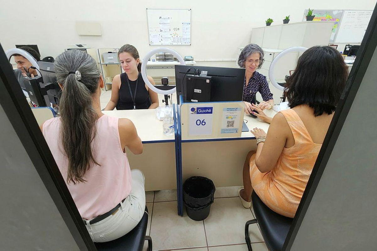 Prazo para regularização do título, em todo o País, é até 6 de maio. Cartórios atendem de segunda a sexta