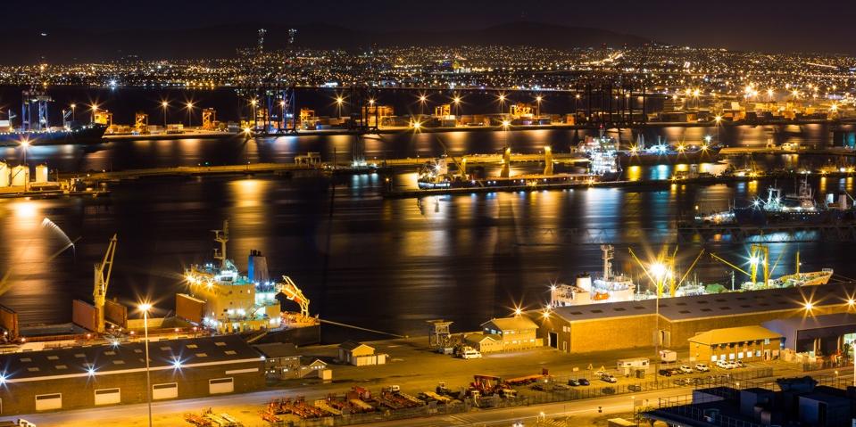 O porto que o Brasil precisa ainda não existe