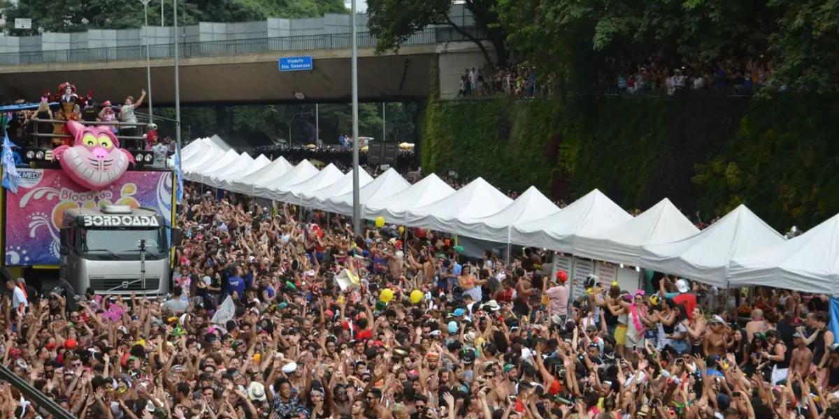 Megablocos: coronel da PM diz que grades permitem ação rápida e não aponta erro de organização