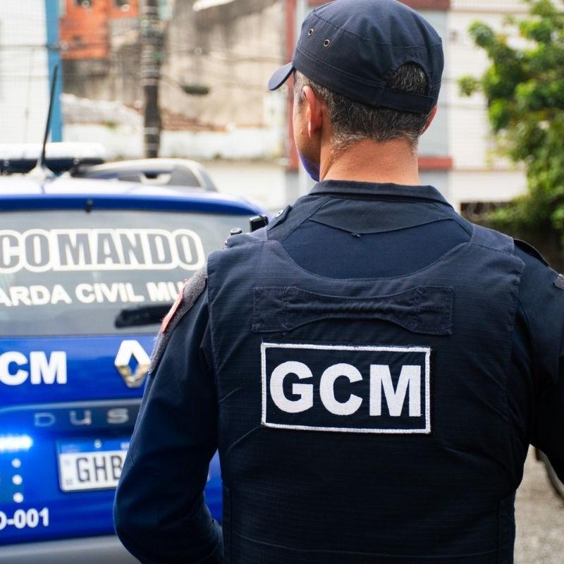 Agressor foi contido e detido pelos GCMs que faziam patrulhamento pelo