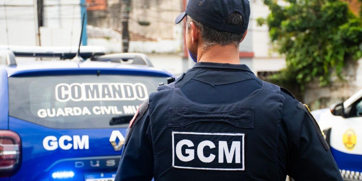 Agressor foi contido e detido pelos GCMs que faziam patrulhamento pelo