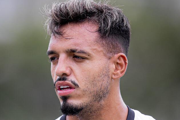 Gabriel Menino cumpriu suspensão contra o Noroeste e pode enfrentar o Velo Clube