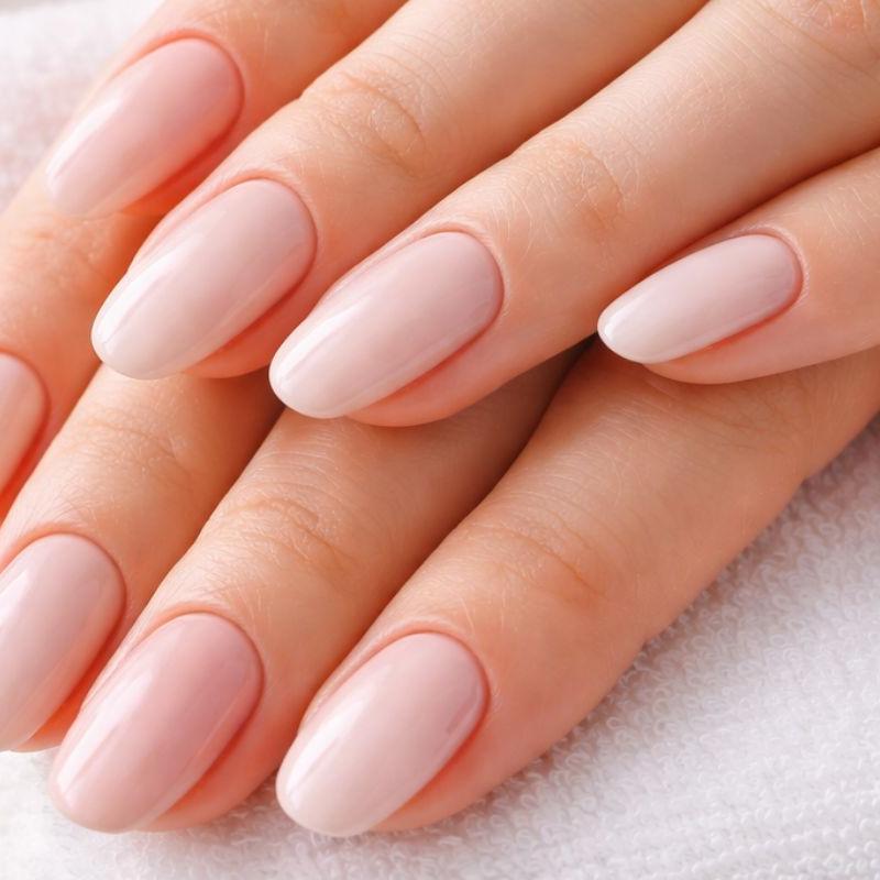 Unhas nas cores nude estão na moda