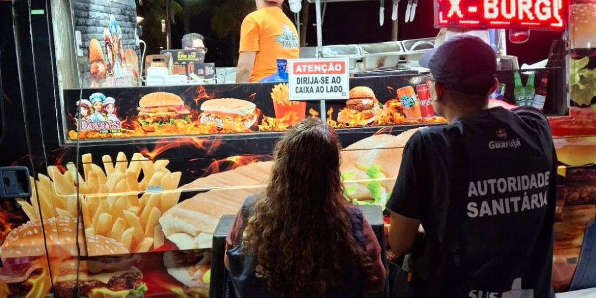 O trabalho é feito de quinta-feira a domingo, e prossegue até o primeiro final de semana após o Carnaval