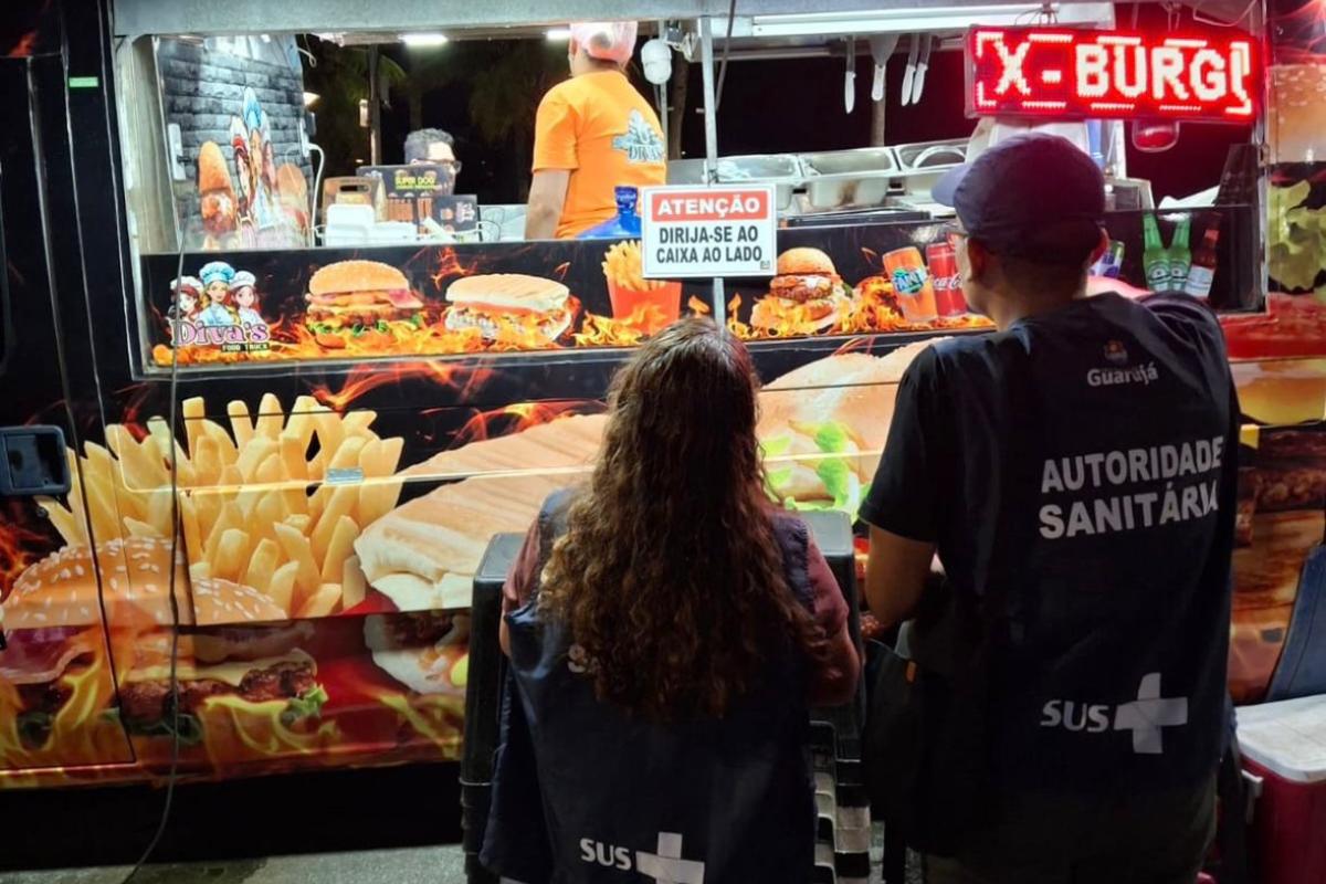 O trabalho é feito de quinta-feira a domingo, e prossegue até o primeiro final de semana após o Carnaval