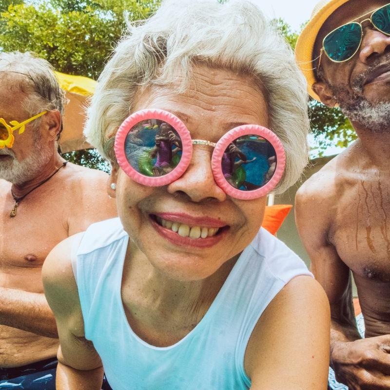 Além da diversão, a folia pode trazer benefícios importantes para a saúde na terceira idade