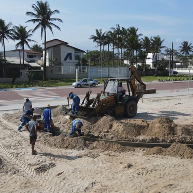 Com a reforma, a orla da cidade ganhou novos equipamentos de lazer e esporte