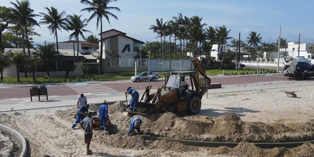 Com a reforma, a orla da cidade ganhou novos equipamentos de lazer e esporte