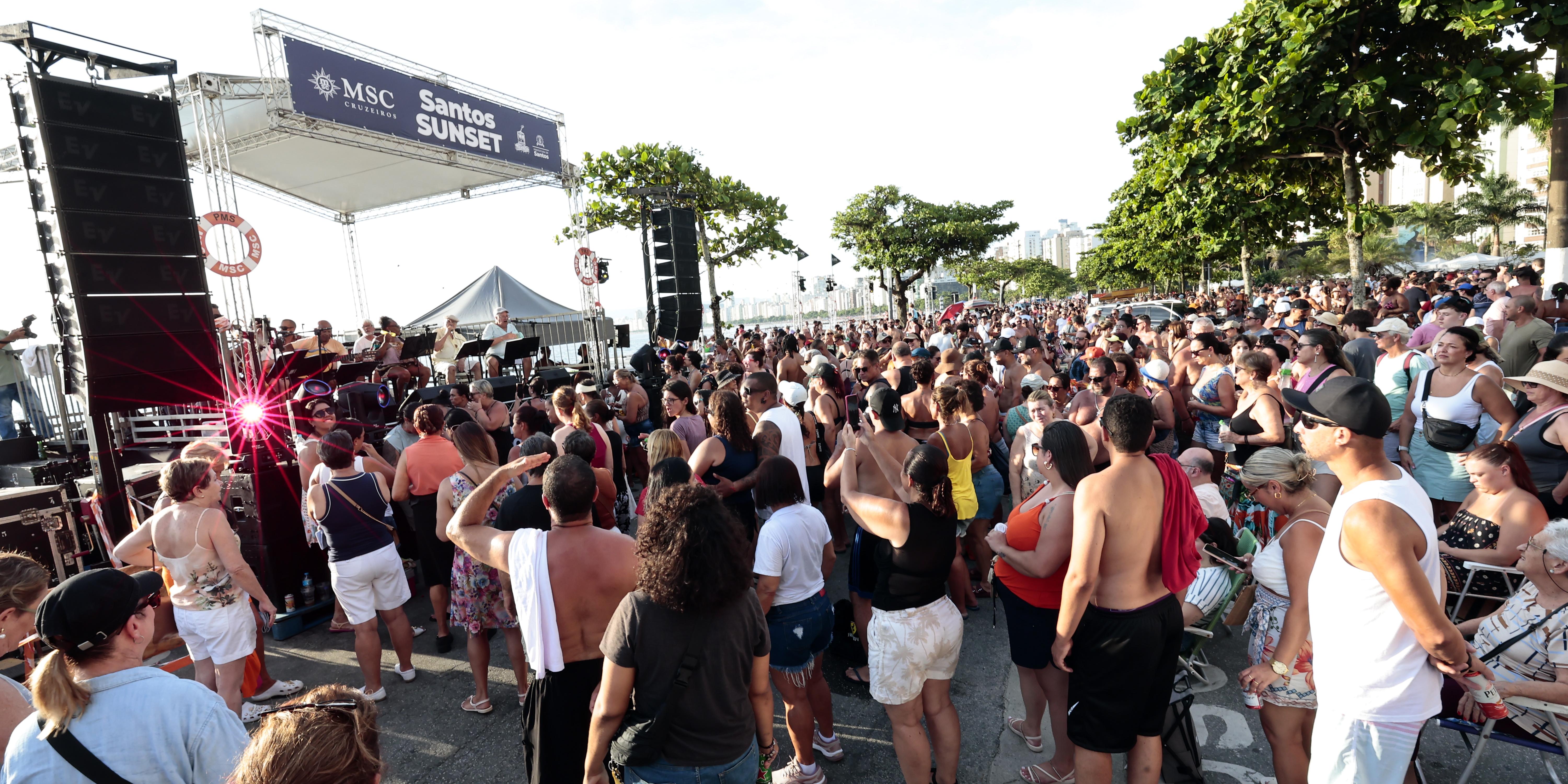 A última edição do Santos Sunset foi realizada em 3 de janeiro e agitou o fim da tarde na Ponta da Praia