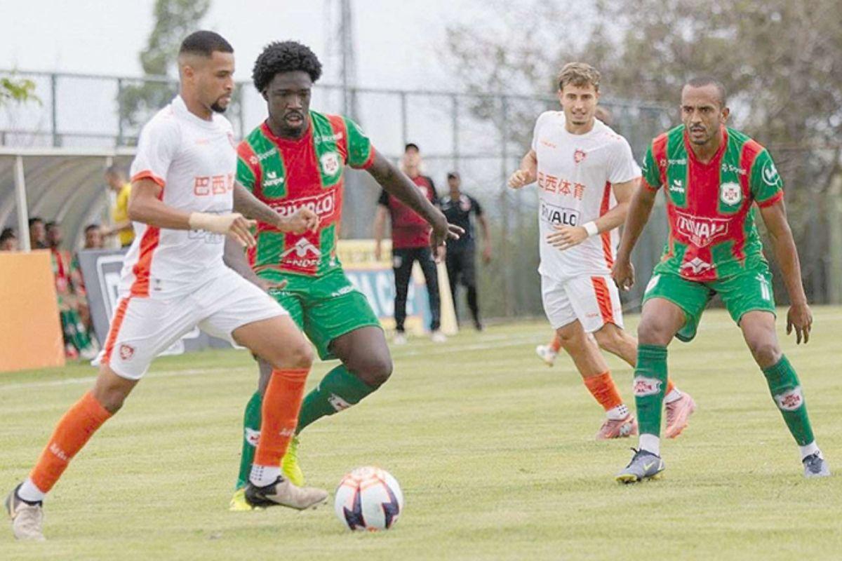 Em excelente fase, a Portuguesa Santista lidera a competição com 15 pontos após seis rodadas; são cinco vitórias e uma derrota até aqui