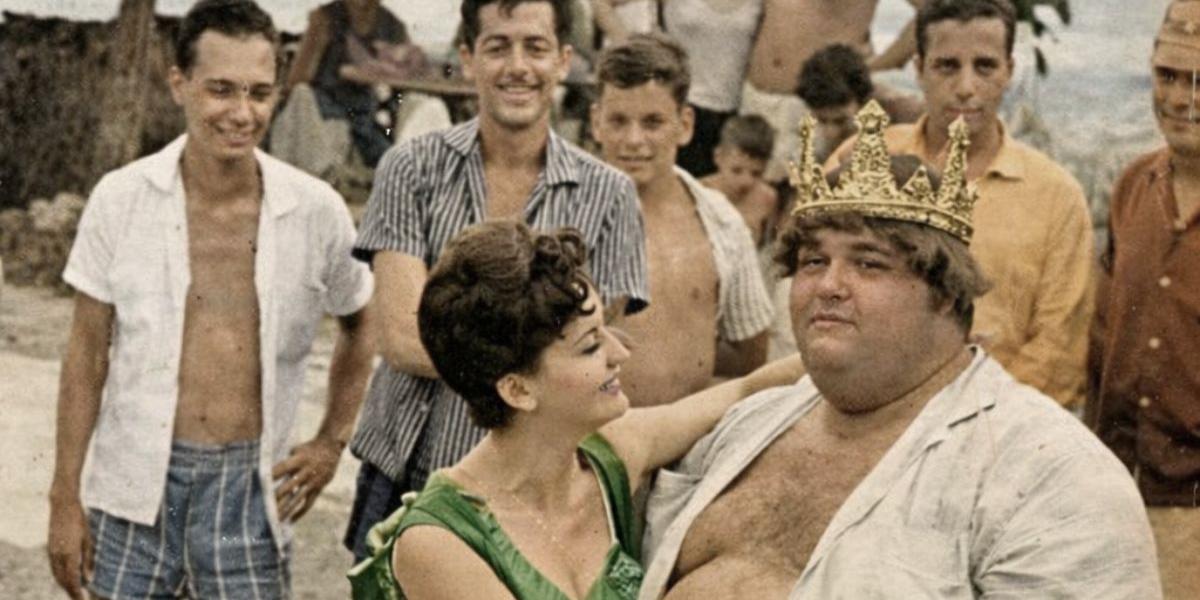 O Rei Momo de Belém (PA), Mário Alberto Valério Coelho, o mais pesado da turma, com 211 quilos, no Congresso de 1966, ao lado da rainha do Carnaval de Santos, Arlete Marília Castro