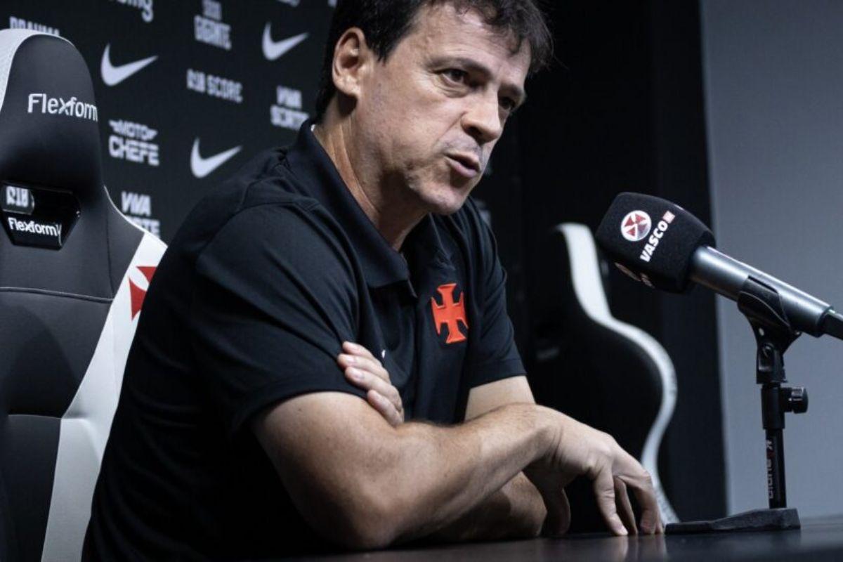 Aos 52 anos, Fernando Diniz estava livre no mercado desde fevereiro, quando foi demitido pelo Vasco