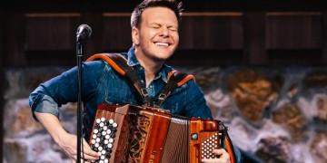 Cantor vai tocar músicas de seu álbum Sertanejinho do Teló, com canções bem conhecidas como Metamorfose Ambulante, Caso Marcado, Toda Forma de Amor, entre outras