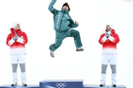 Brasileiro, que foi ouro no último sábado, sofreu queda na prova desta segunda-feira (16)