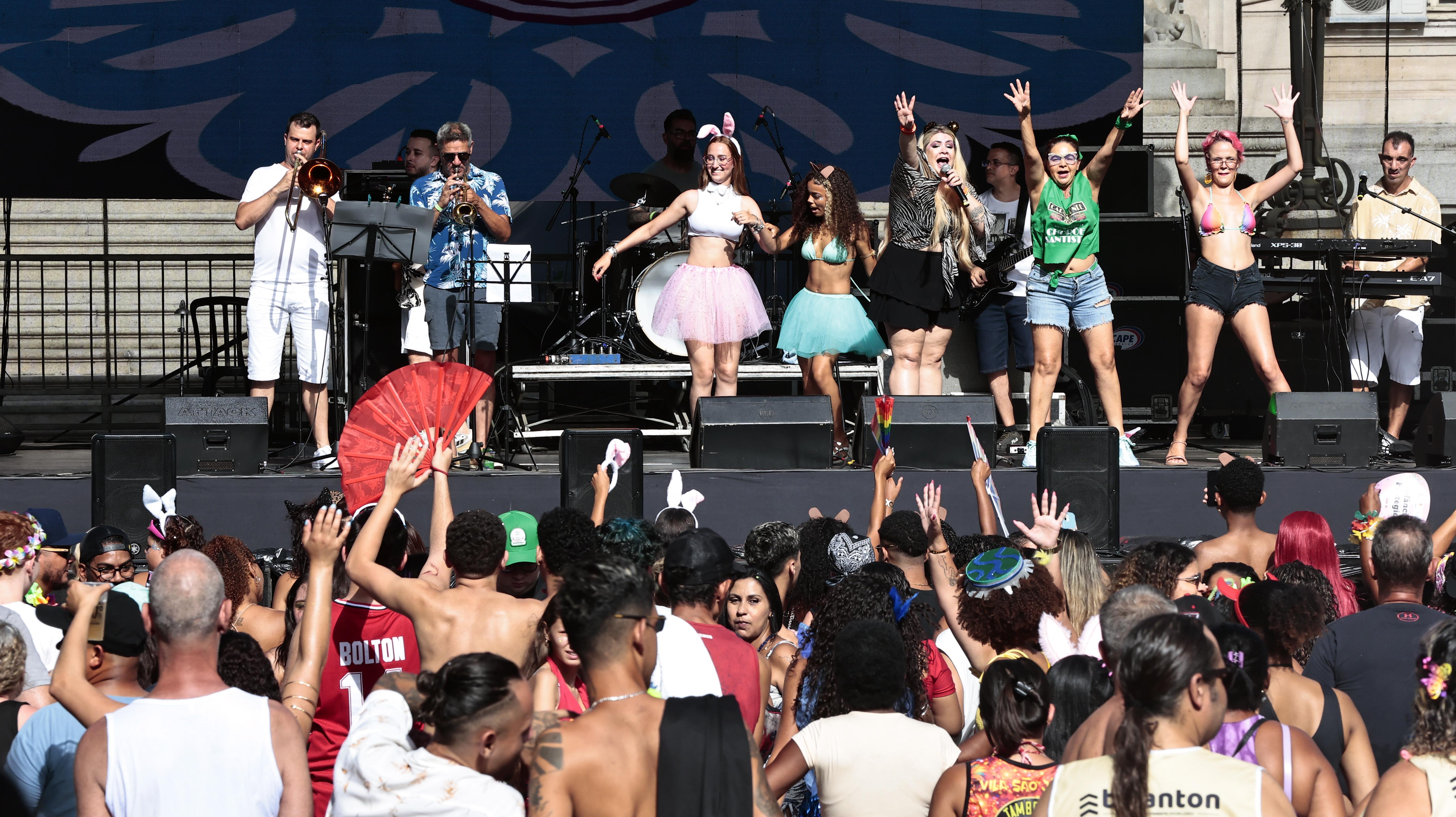 Bandas santistas percorrem as ruas do Centro Histórico a partir das 14h e também há festa na Praça Mauá