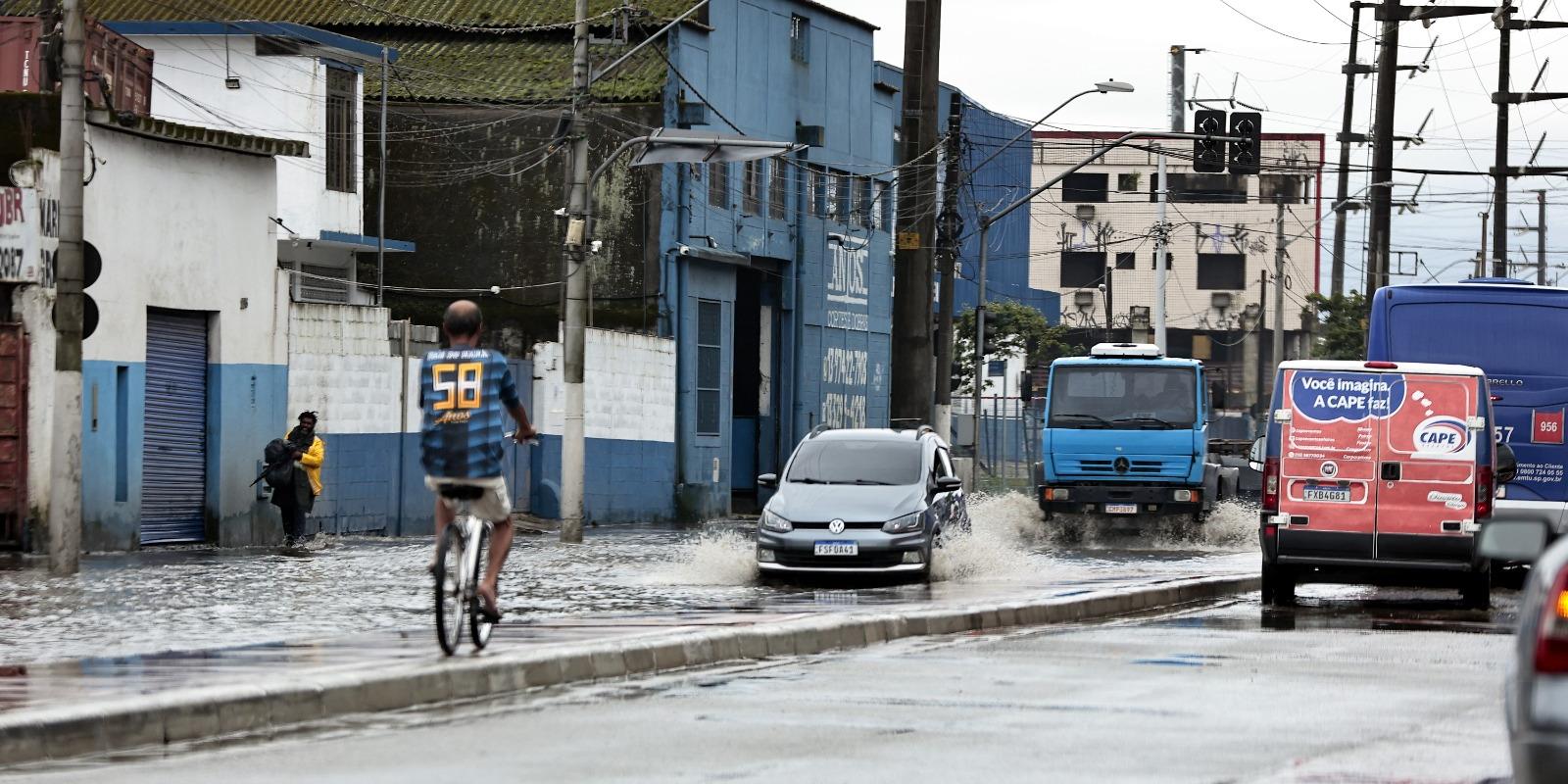 A ideia do parlamentar é que o poder público tenha um local específico para receber, armazenar, divulgar e facilitar a devolução de placas de veículos perdidas em vias públicas