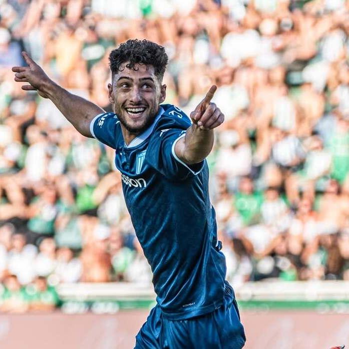 O zagueiro Di Cesare, de 24 anos, era alvo do Santos, mas a negociação foi descartada