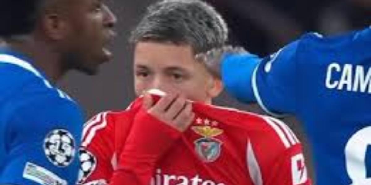 Jogador argentino tapou a boca para ofender Vinicius Jr.