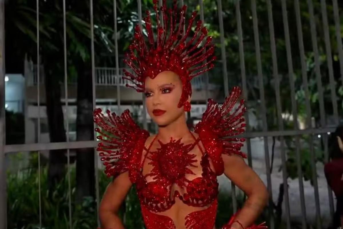 Influencer estreou como rainha de bateria pela Acadêmicos do Grande Rio