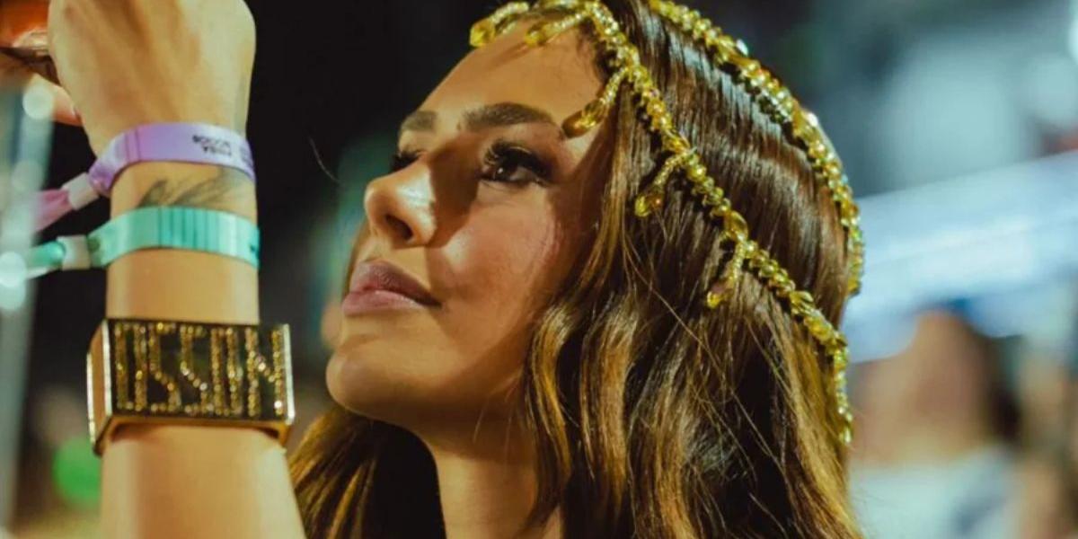 Bruna Biancardi, esposa de Neymar Jr, desfilou sozinha na Marquês de Sapucaí