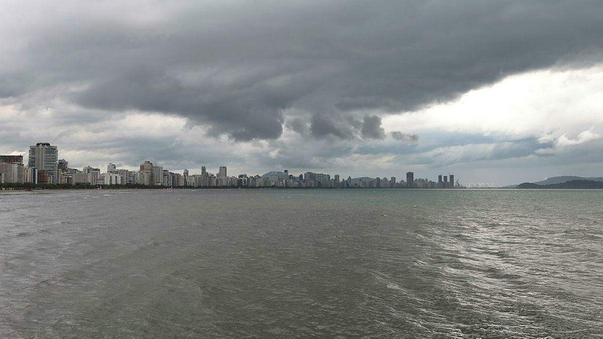 Semana promete ser chuvosa na Baixada Santista e com temperaturas baixas