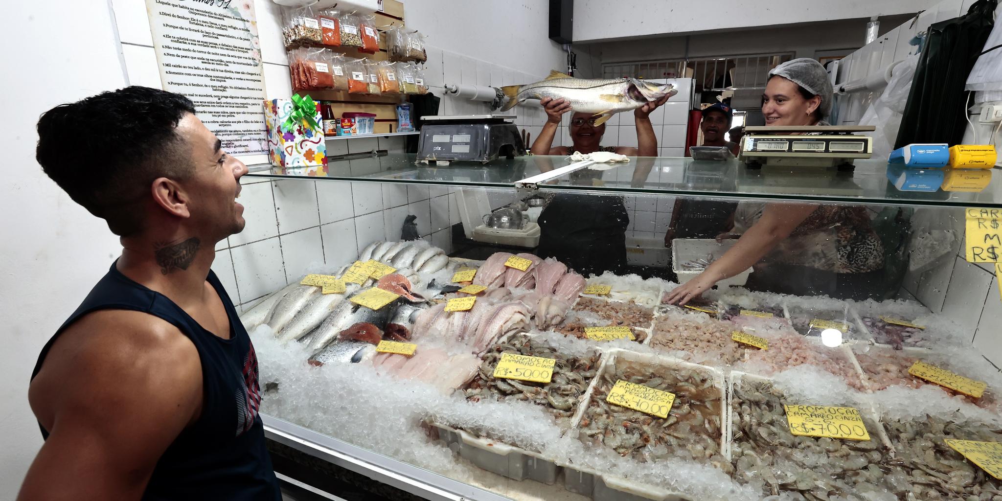 Comerciantes entrevistadas por A Tribuna estimam crescimento médio de 25% a 35% na procura