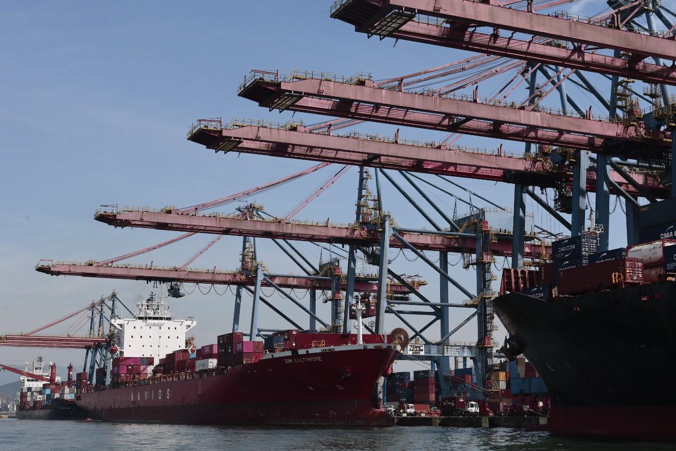 Em contêineres, o resultado é também histórico: foram 467.233 TEU, marca 1,4% maior do que em 2024.