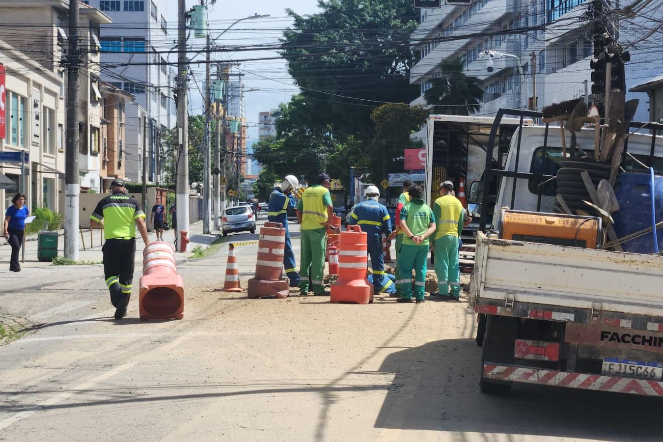Vazamento de gás ocorreu entre as ruas Oswaldo Cruz e Lobo Viana, no Boqueirão, em Santos