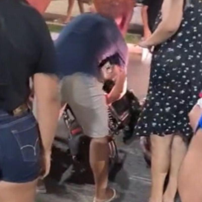 Motociclista fica ferida após colisão com caminhão em Praia Grande