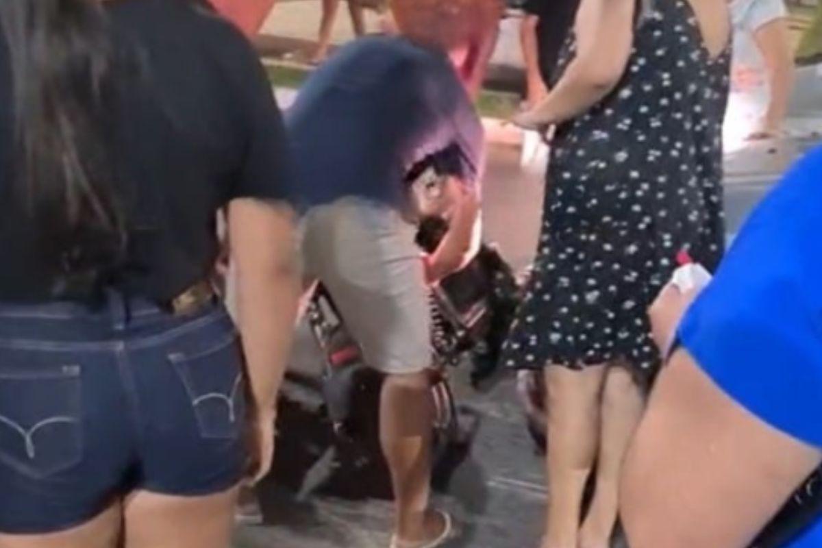 Motociclista fica ferida após colisão com caminhão em Praia Grande