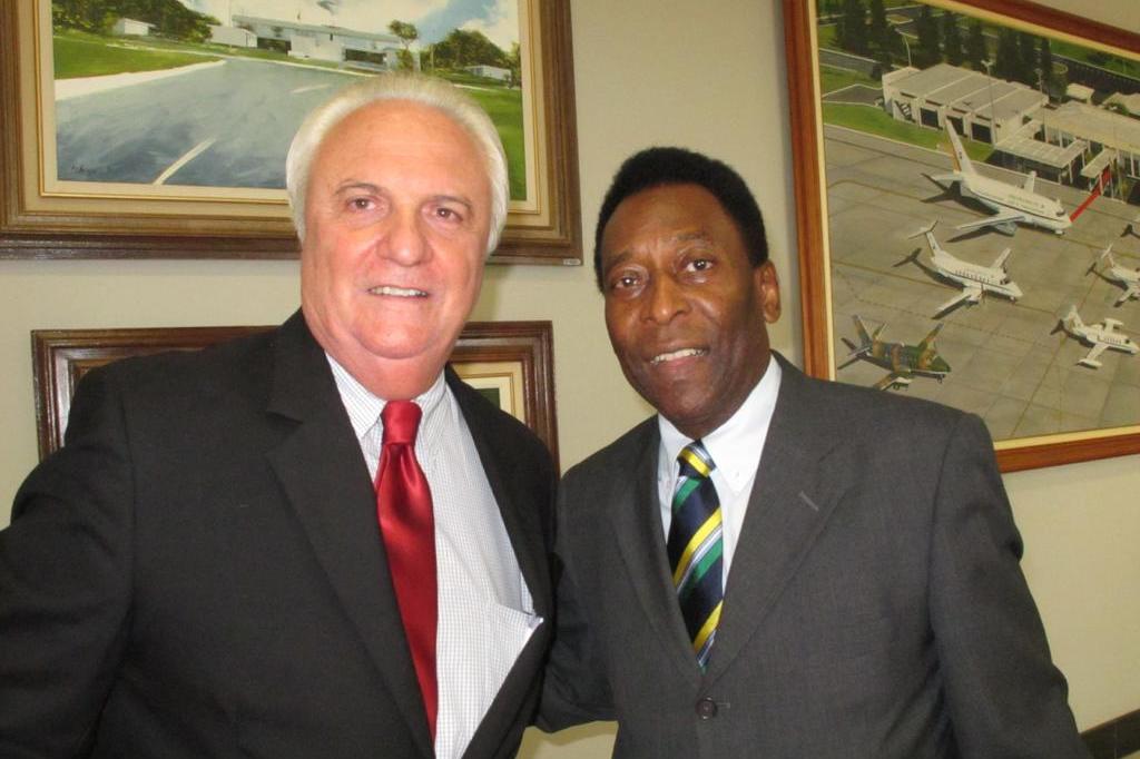 Pepito relembra episódios da vida do craque, no Brasil e nas andanças pelo mundo