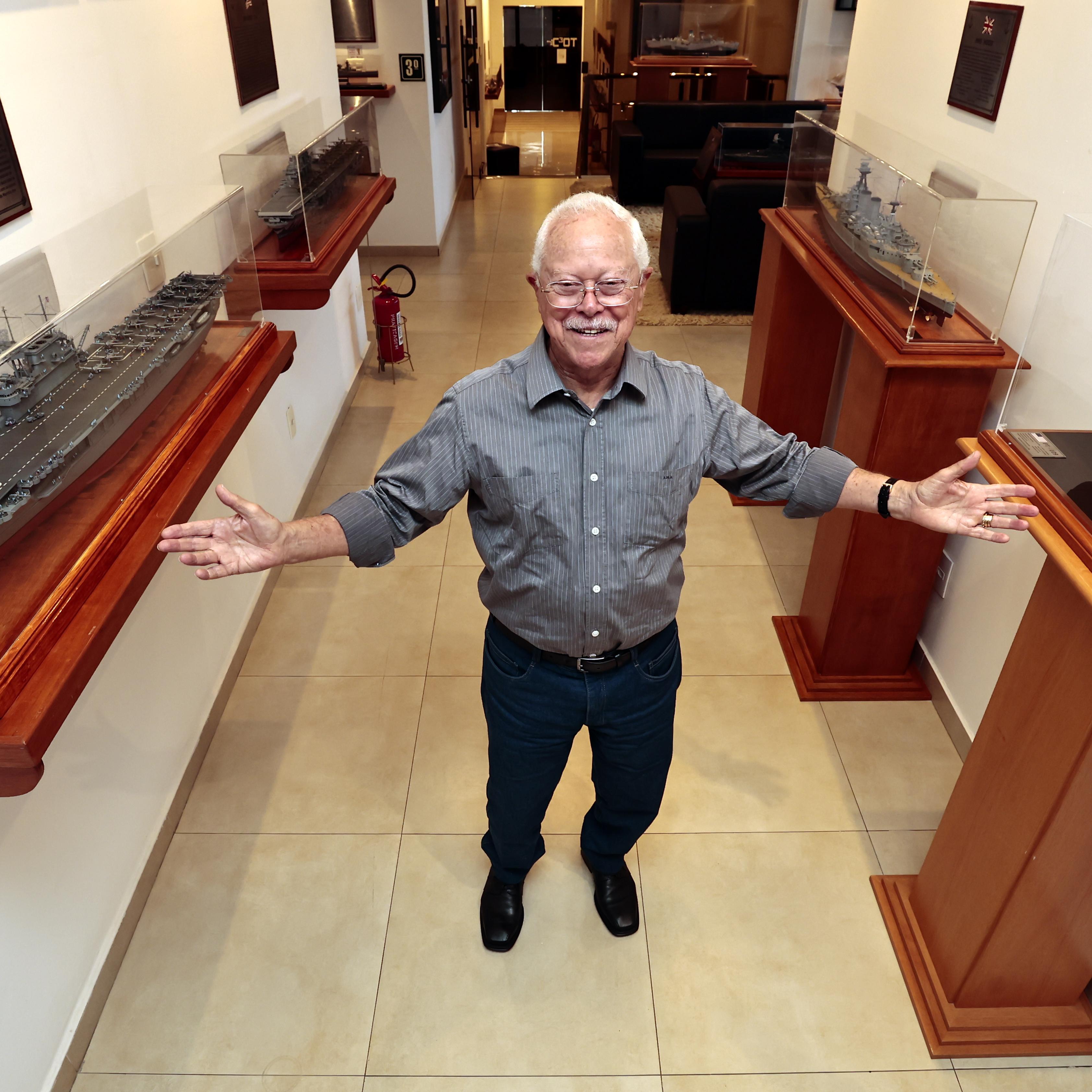 Idealizado pelo presidente da entidade, Fábio Fontes, acervo de miniaturas de embarcações é um santuário da memória marítima