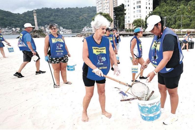 Ponto principal é mutirão de limpeza, com toneladas de lixo recolhidas em praias