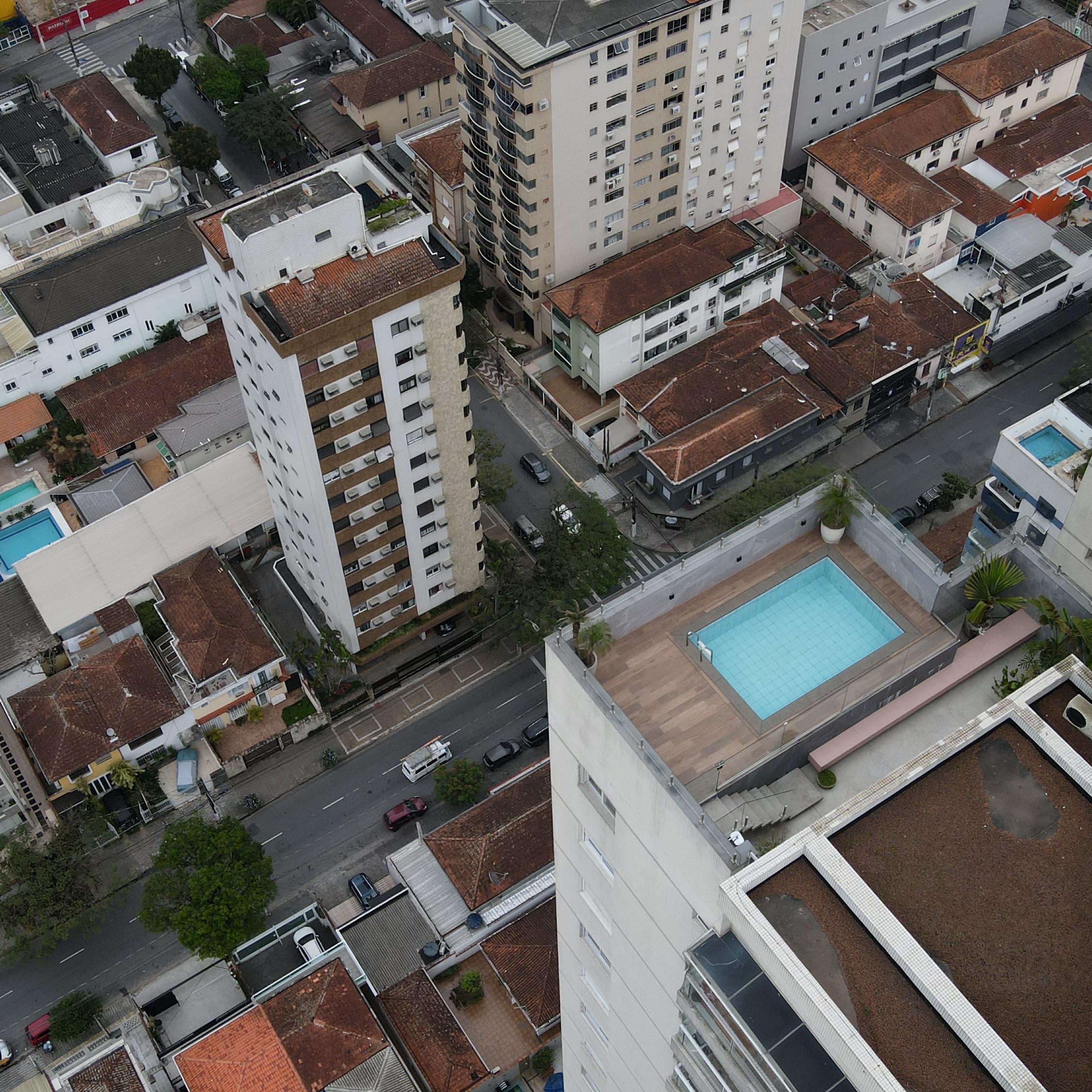 Piscinas são possíveis focos do inseto, se não tratadas. Neste ano, na Cidade, achados 345 pontos com larvas