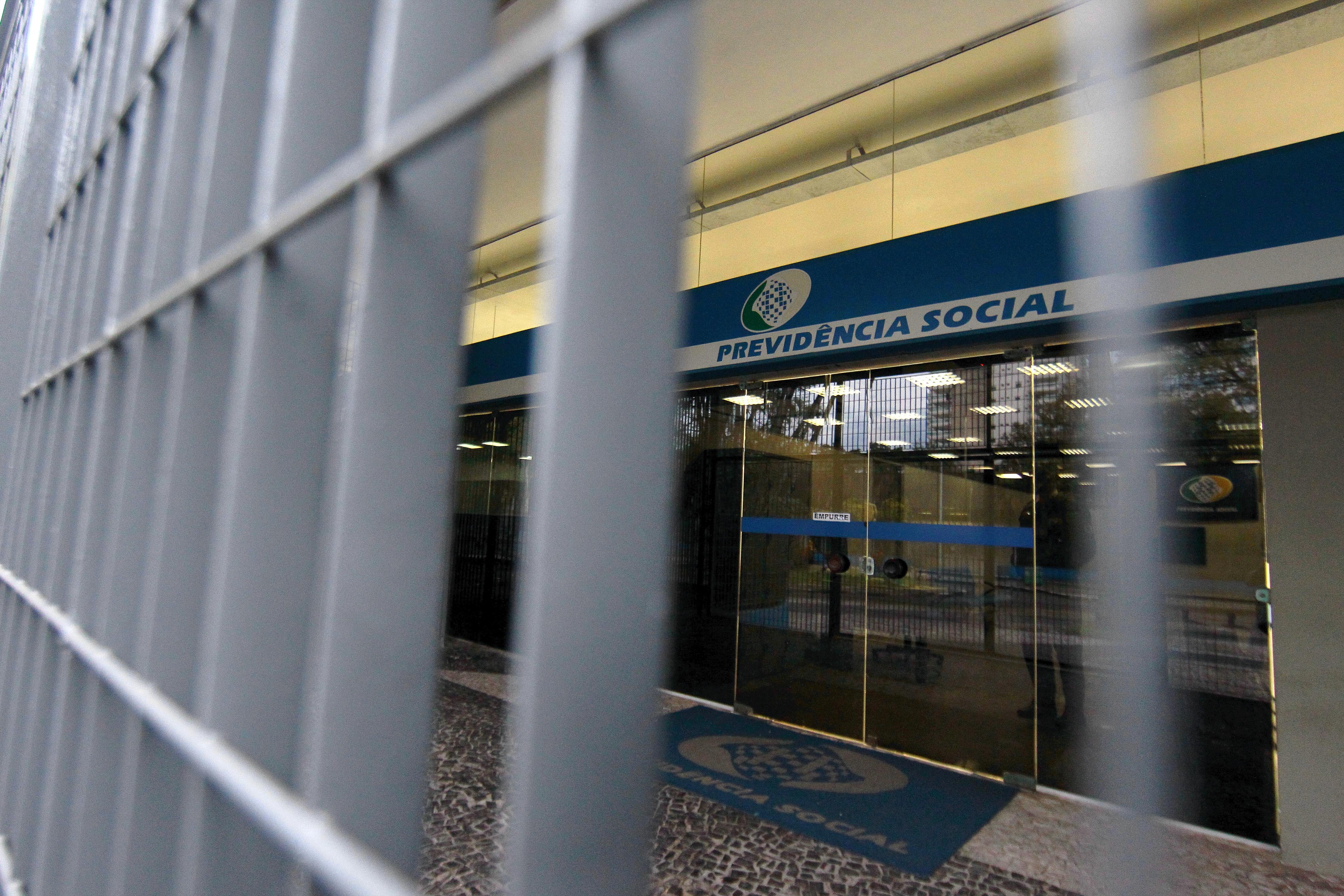 É preciso comprovar atividade remunerada para quitar os atrasados