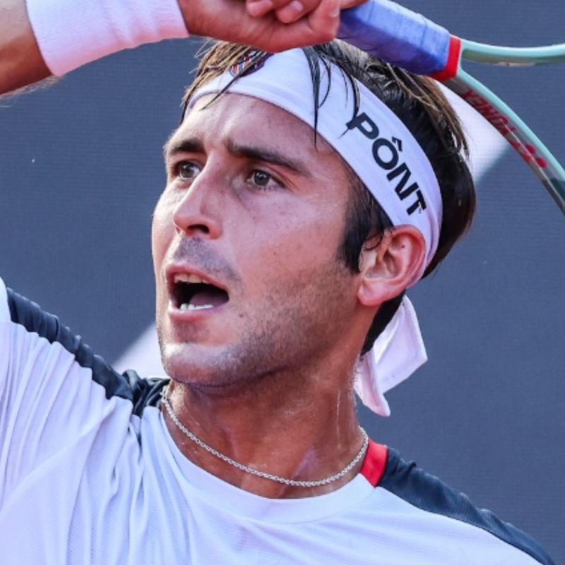 Etcheverry vence o Rio Open e celebra 1º título da ATP após jogar 7 horas de tênis em um dia