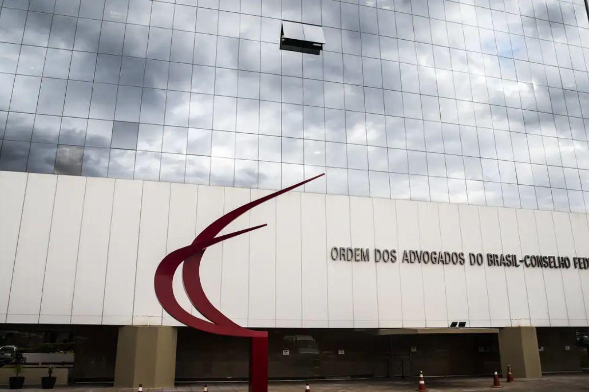 OAB cita “natureza perpétua” e pede fim de inquérito das fake news