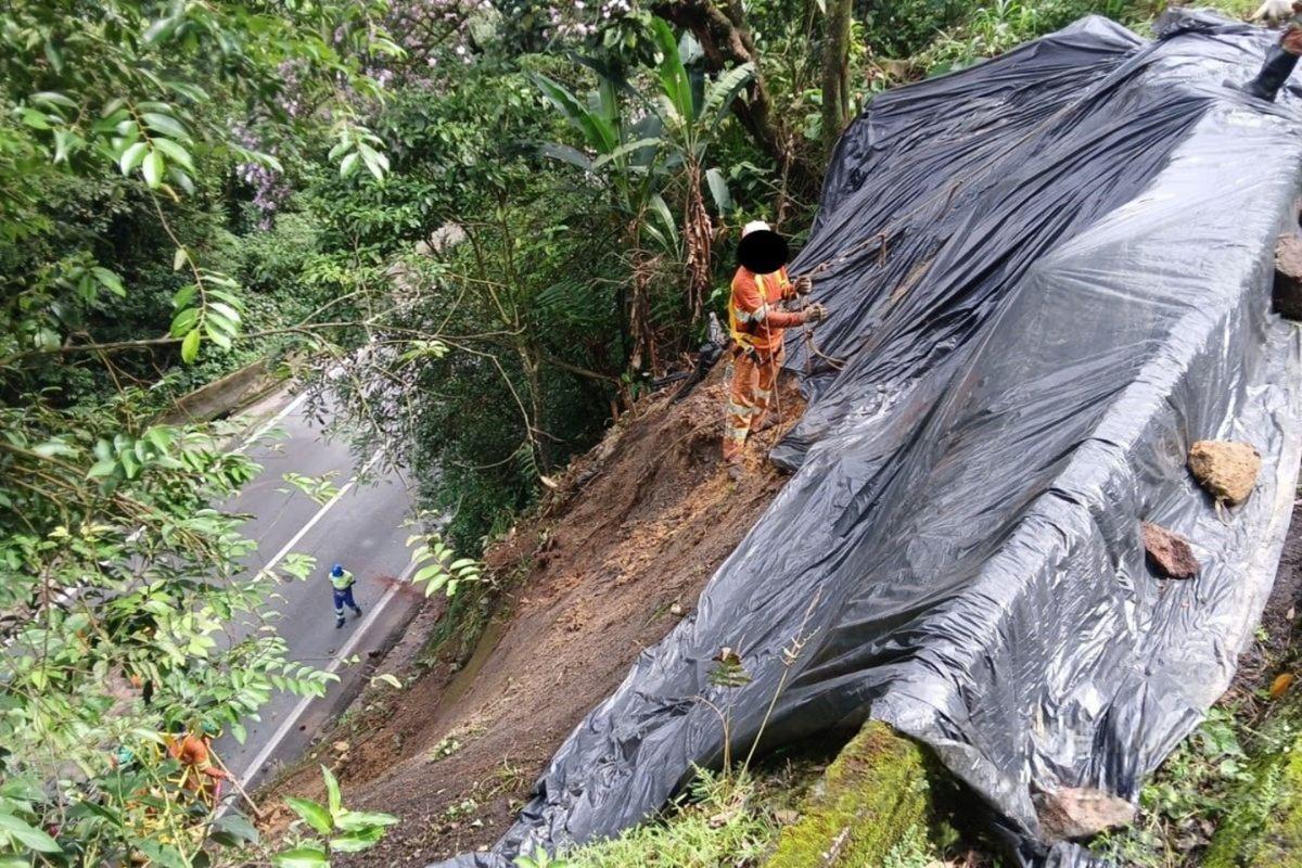 Equipes técnicas e operacionais foram até o local para fazerem vistorias e reparos