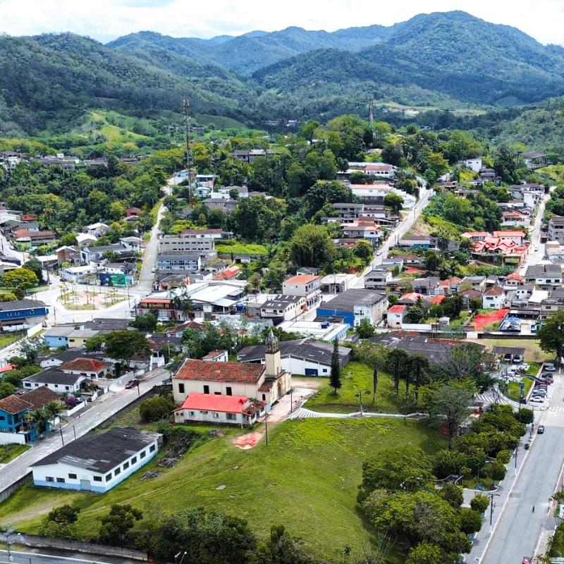 Médico teria participado da transferência de uma comunidade terapêutica para Pedro de Toledo, onde passaram a ocorrer internações involuntárias e compulsórias de forma ilegal