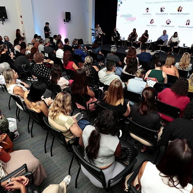 Tempo Integral na Prática: Desafios e Soluções, foi o tema de um dos painéis promovidos durante a tarde