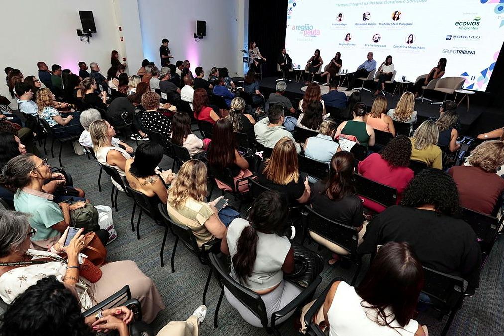 Tempo Integral na Prática: Desafios e Soluções, foi o tema de um dos painéis promovidos durante a tarde