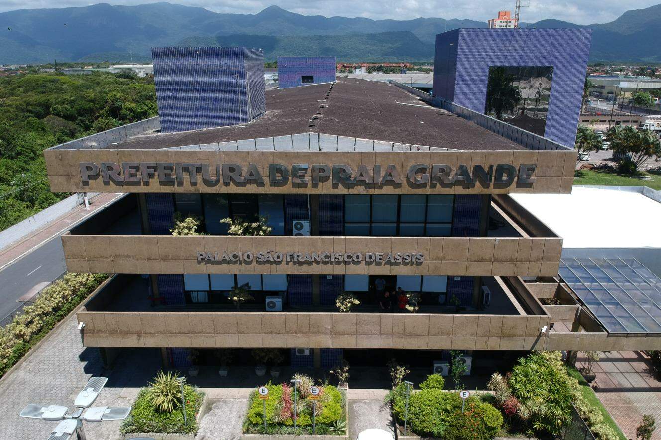 Secretário de Habitação em exercício, Severino Amaro da Silva, disse que as atividades começaram na semana passada e vão abranger cerca de 130 lotes dos dois bairro