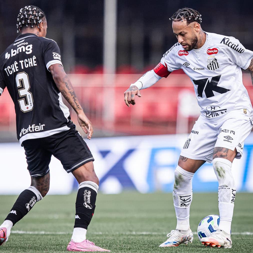 Seria uma tarde de festa no MorumBis, mas o Santos de Neymar deu vexame no ano passado