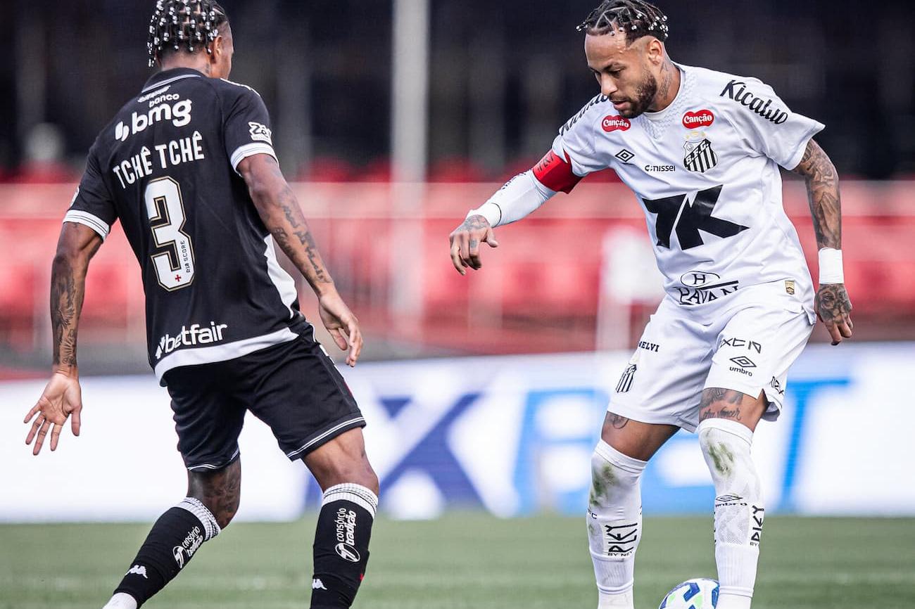 Seria uma tarde de festa no MorumBis, mas o Santos de Neymar deu vexame no ano passado