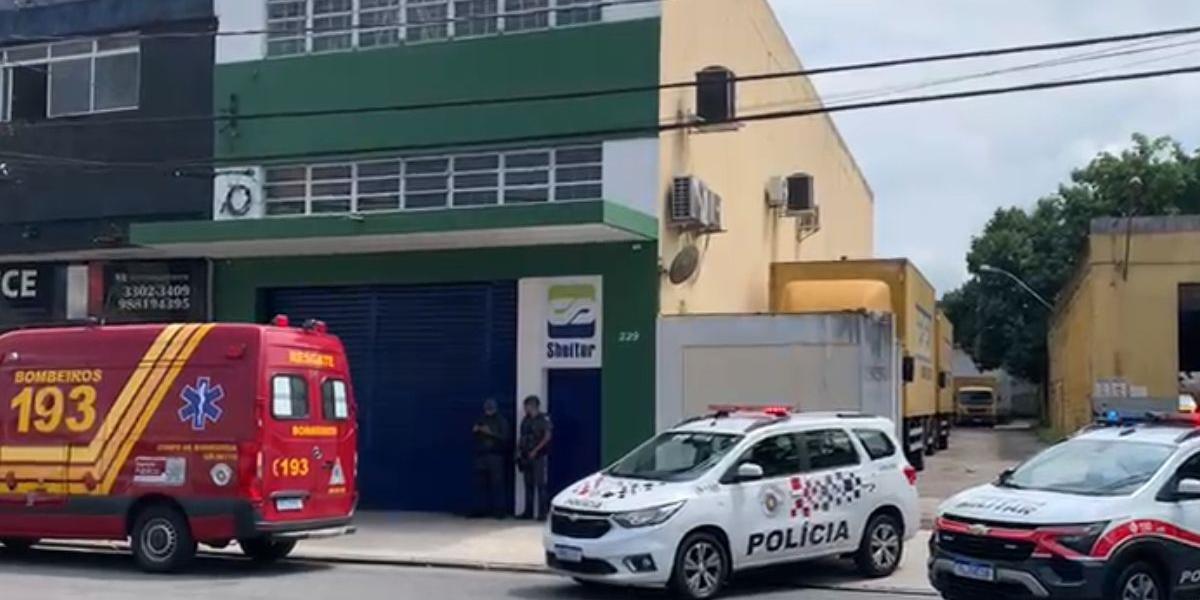 Homem foi socorrido pelo resgate dos bombeiros com fratura no membro superior direito e levada para Santa Casa de Santos, onde foi atendido