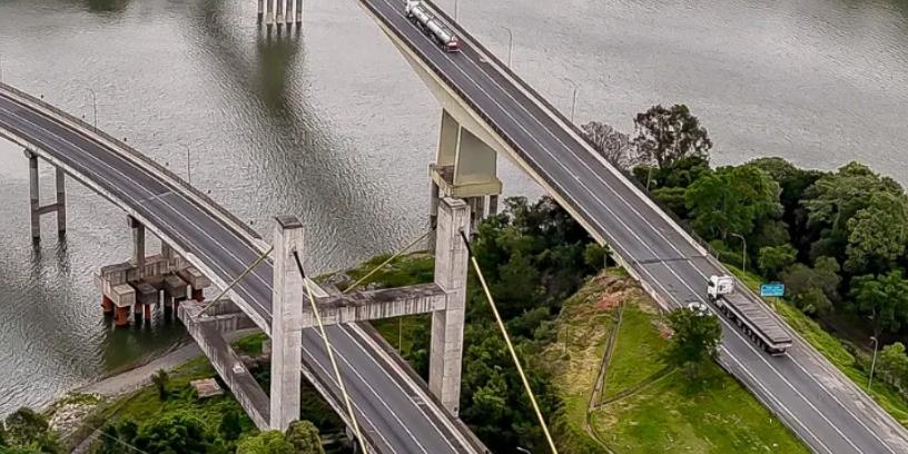 A colisão aconteceu na Rodovia Régis Bittencourt